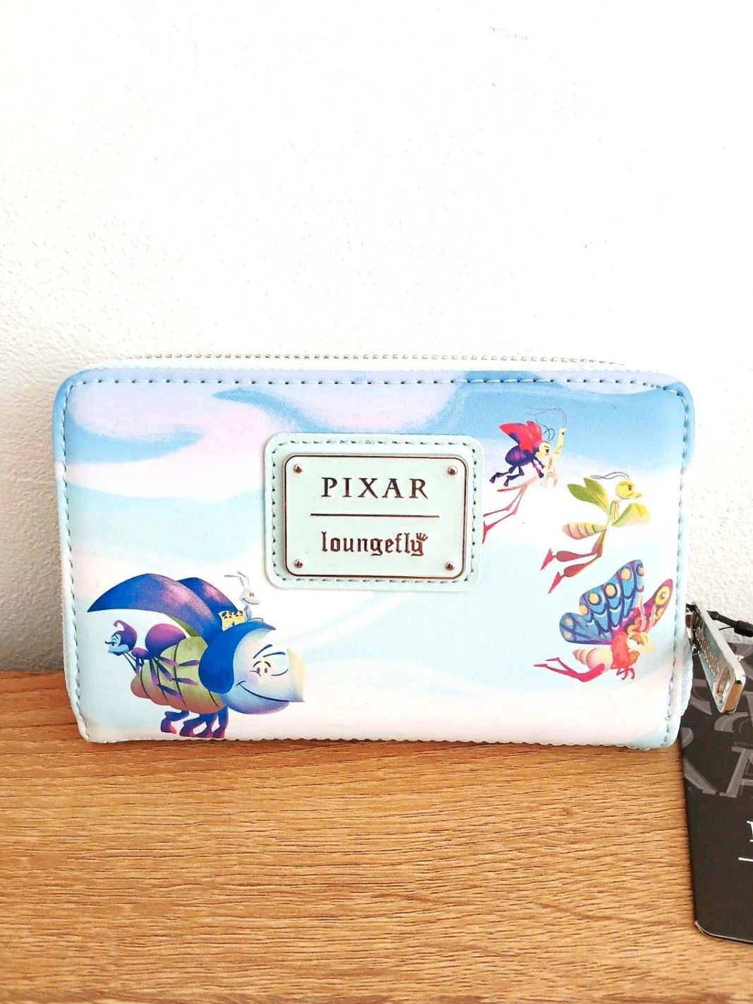Disney/Pixar Loungefly Portefeuille 1001 Pattes Earth Day – photo 2